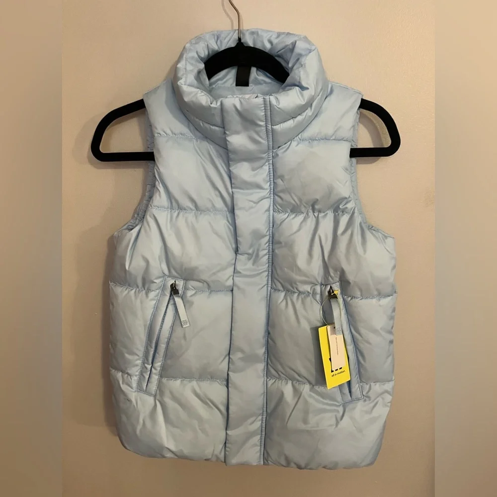 All in Motion Sky Blue‎ Quilted Vest NWT Size L 10/12